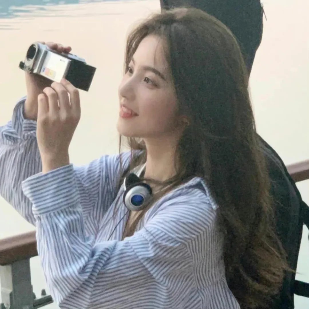 爱是盲目海报